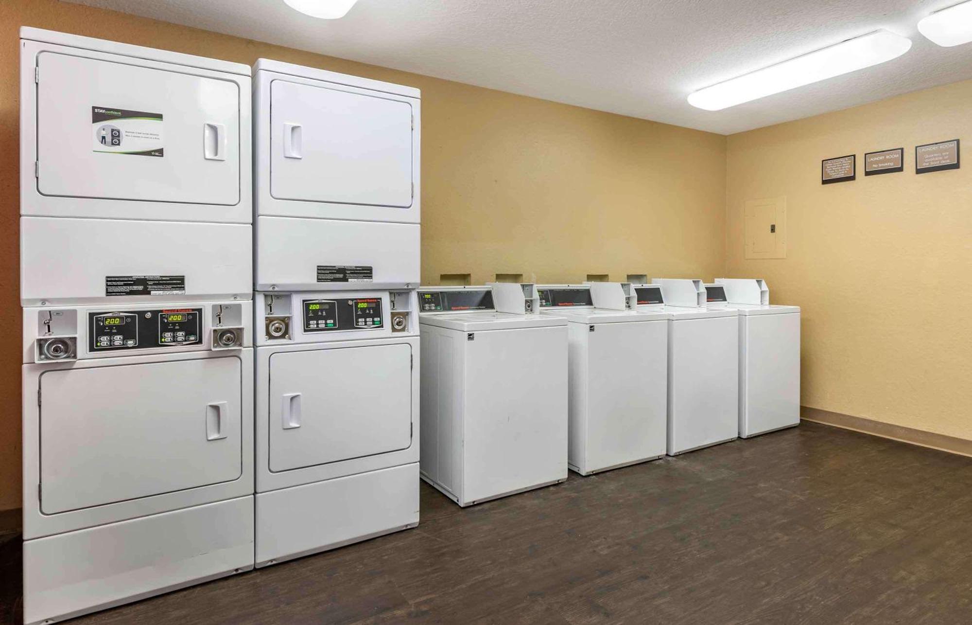Extended Stay America Select Suites - Orlando - Maitland - Summit Tower Blvd Алтамонте Спрингс Экстерьер фото