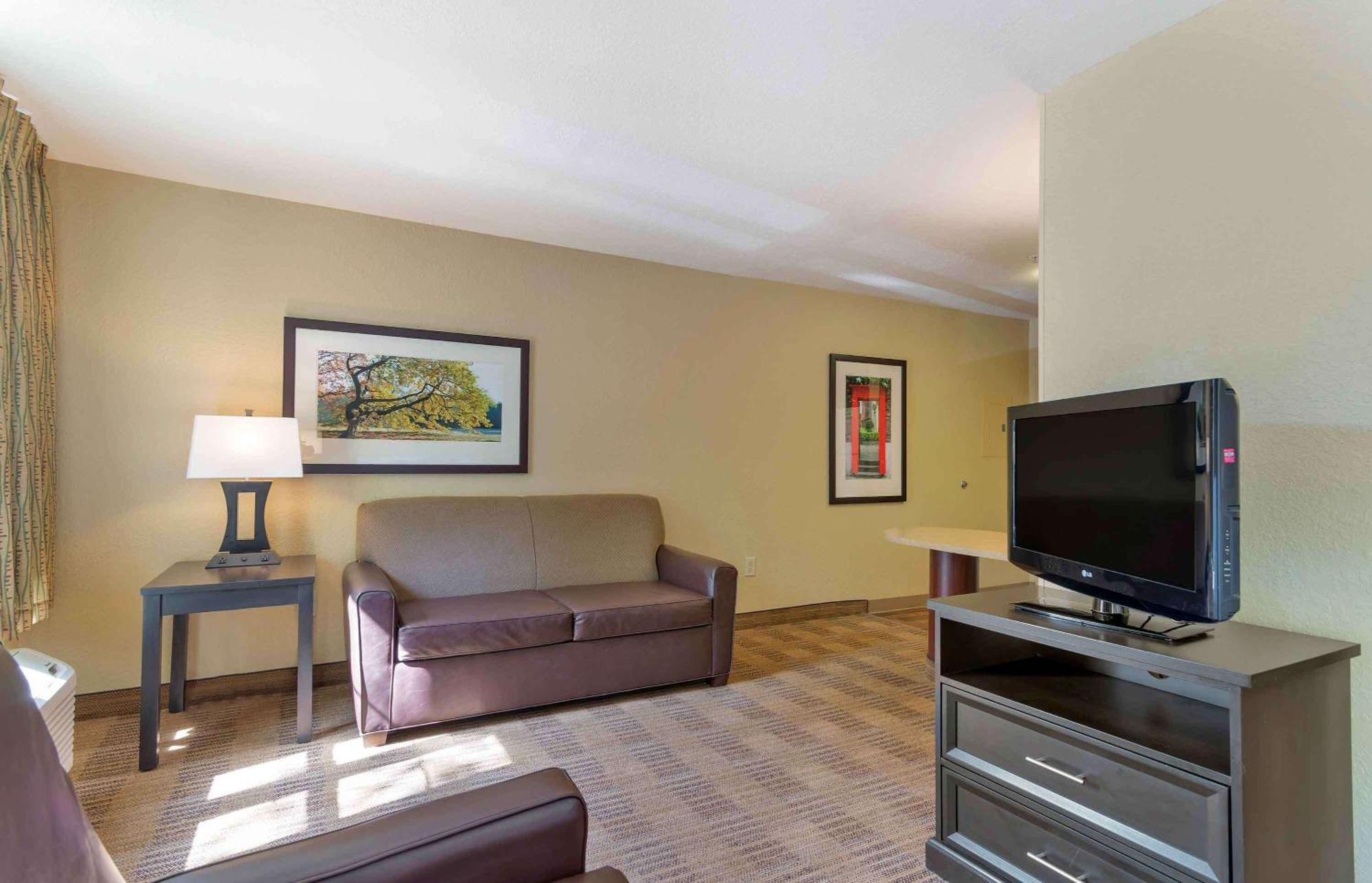 Extended Stay America Select Suites - Orlando - Maitland - Summit Tower Blvd Алтамонте Спрингс Экстерьер фото