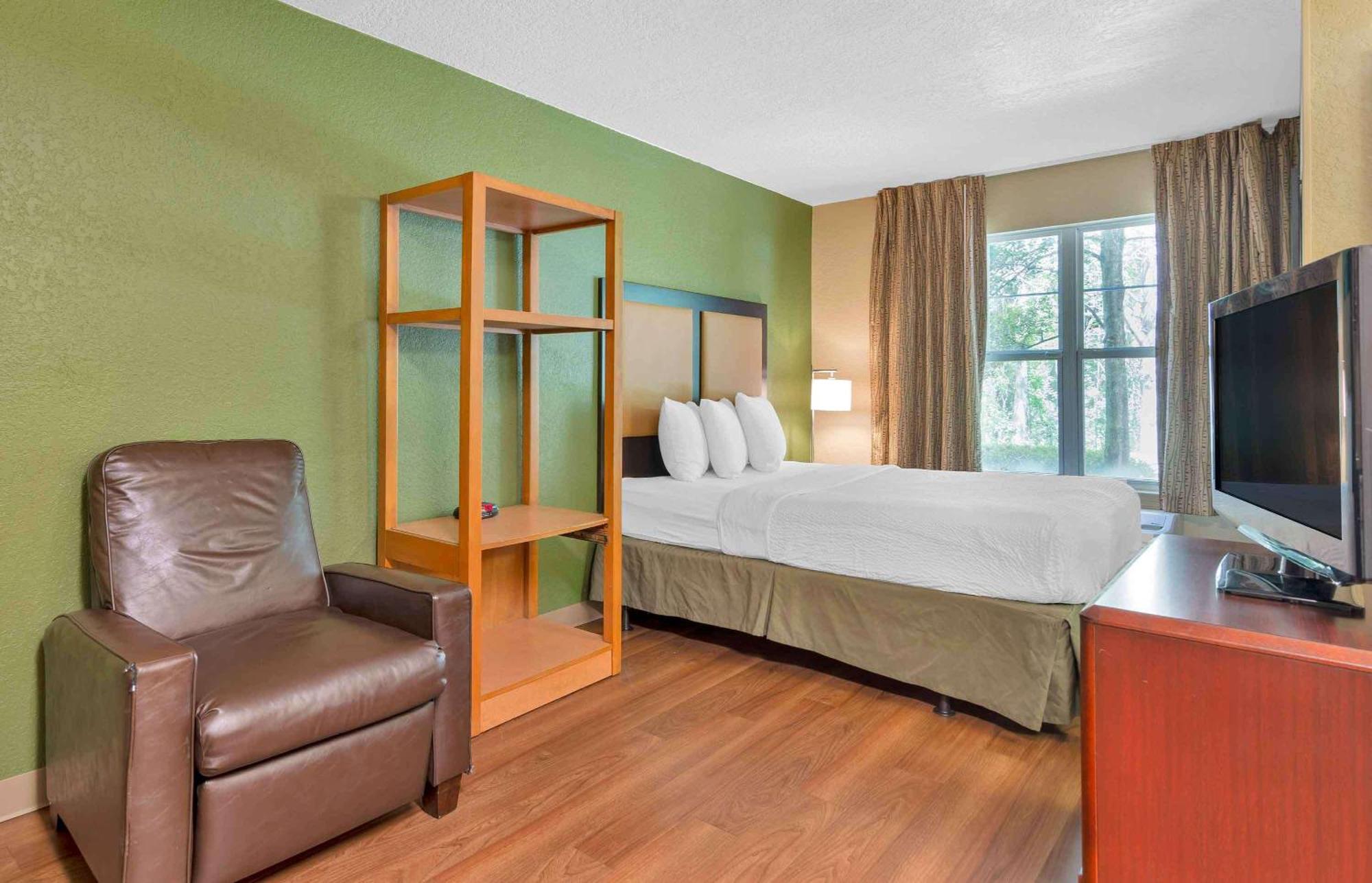 Extended Stay America Select Suites - Orlando - Maitland - Summit Tower Blvd Алтамонте Спрингс Экстерьер фото