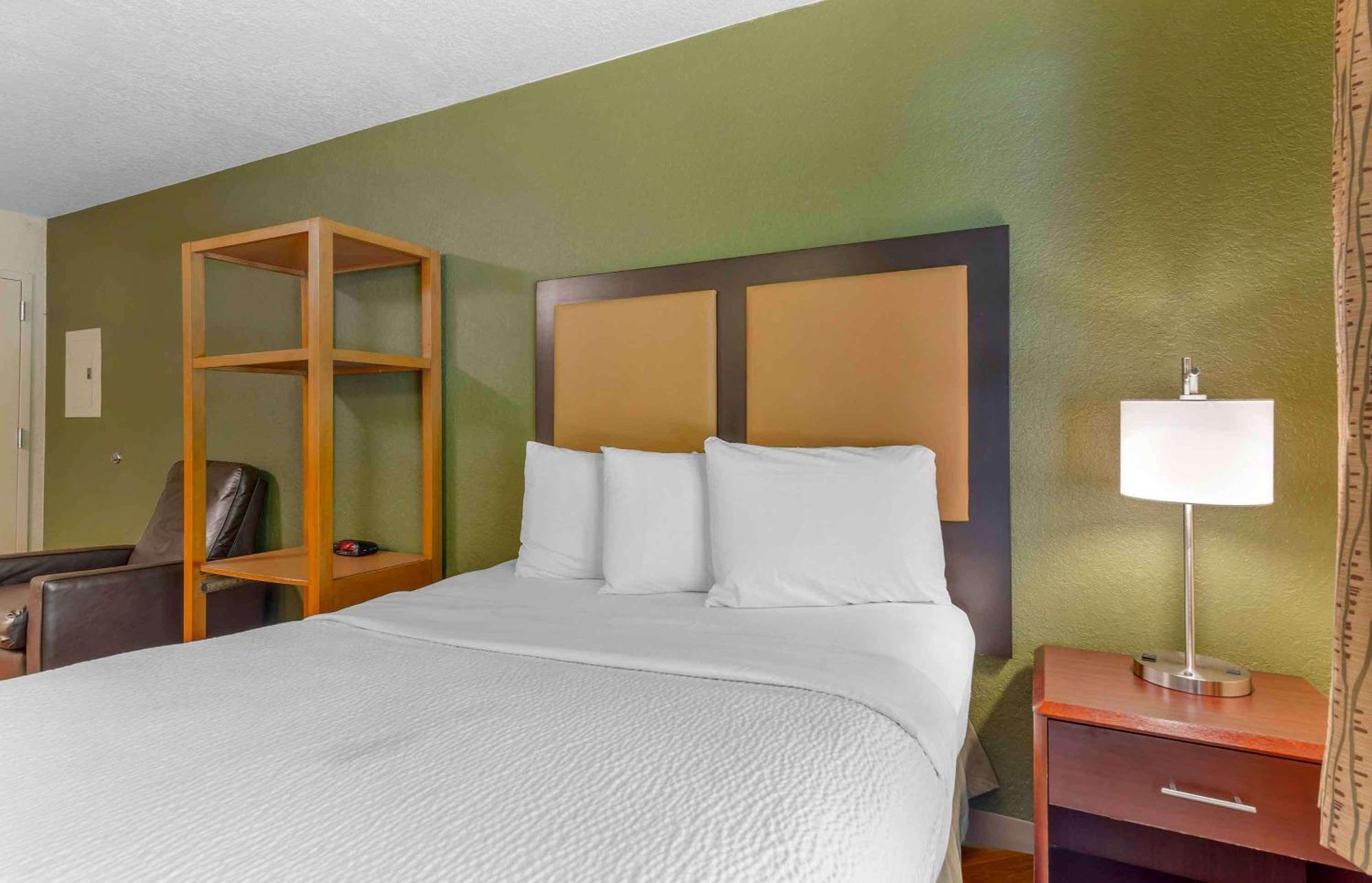 Extended Stay America Select Suites - Orlando - Maitland - Summit Tower Blvd Алтамонте Спрингс Экстерьер фото